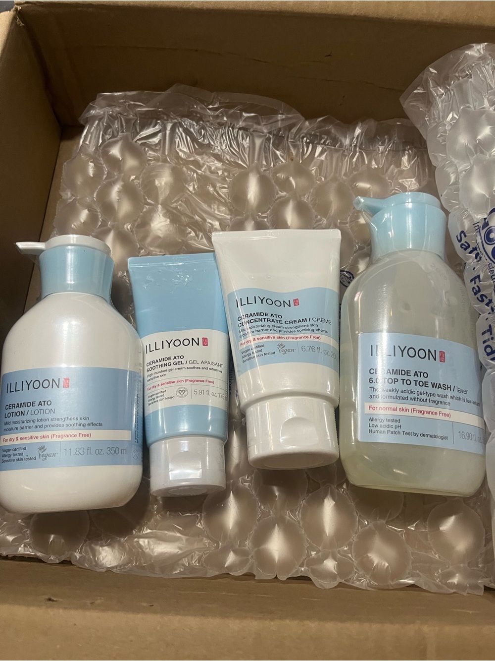 ILLiyoon Ceramide Ato Hydrating Bath & Body Set —repair cream